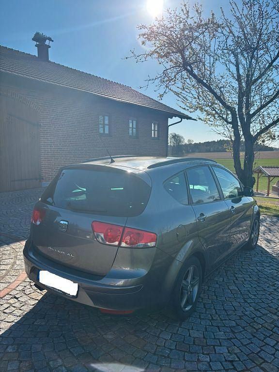 Occasion Seat Altea 125 ch (91 kW) 2013 Gris Berline