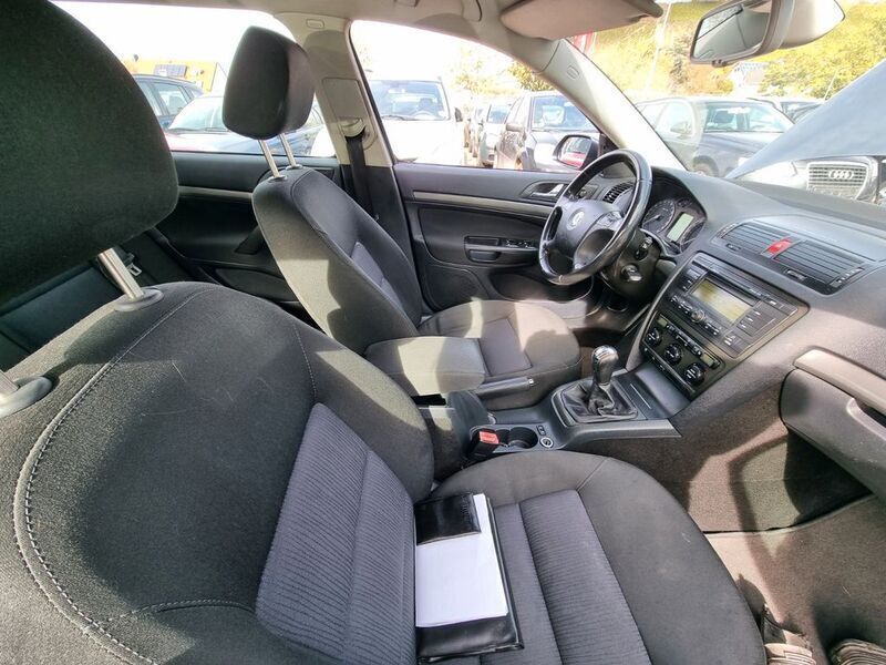 Gebraucht Skoda Octavia Elegance 160 PS (117 kW) 2008 Grau Kombi