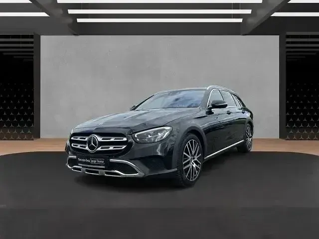 Gebraucht Mercedes E400 Avantgarde 330 PS (242 kW) 2022 Schwarz Kombi