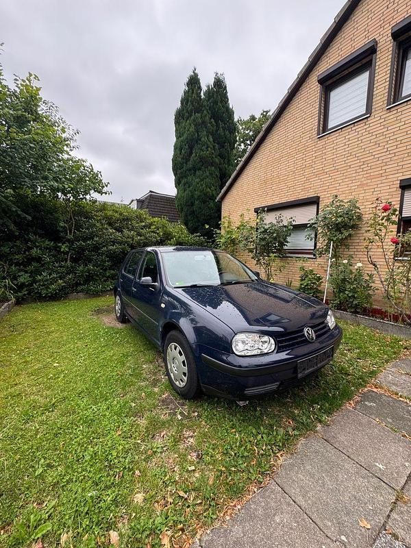 Blau Gebraucht 1999 VW Golf IV Basis Kombi | 1.590 € (Etwas zu teuer) - Bild 1/4