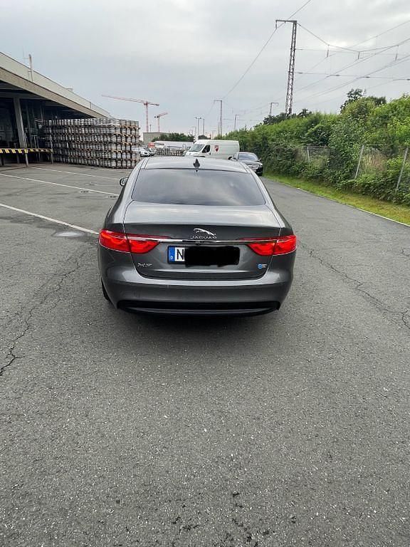 Gebraucht Jaguar XF Prestige 163 PS (119 kW) 2016 Grau Limousine