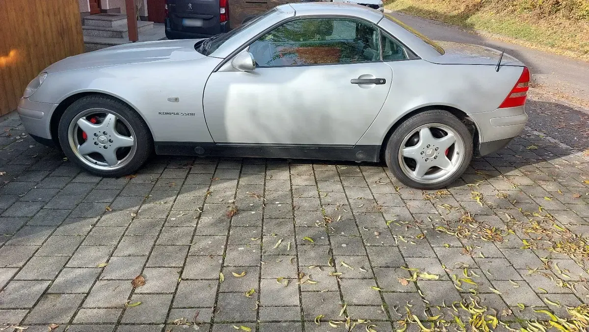 Gebraucht Mercedes SLK230 197 PS (144 kW) 1997 Silber Cabrio