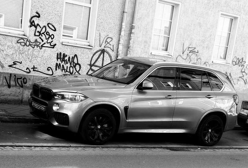 Grau Gebraucht 2014 BMW X5 M50 SUV | 30.000 € (Fairer Preis) - Bild 1/4