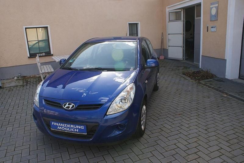 Gebraucht Hyundai i20 Edition+ 77 PS (56 kW) 2011 Blau Kleinwagen