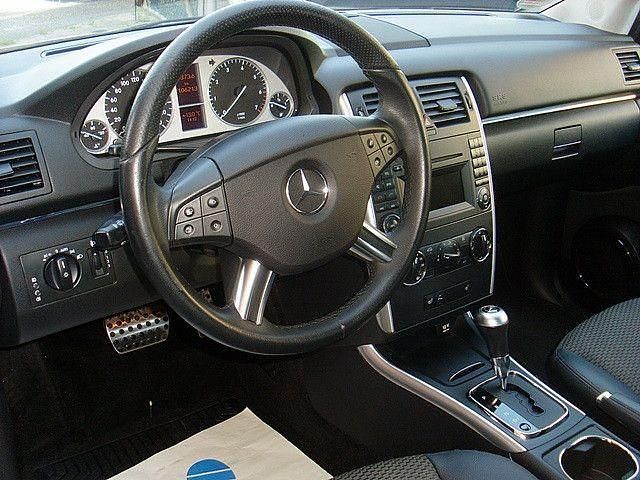 Gebraucht Mercedes B200 136 PS (100 kW) 2011 Grau Van / Kleinbus