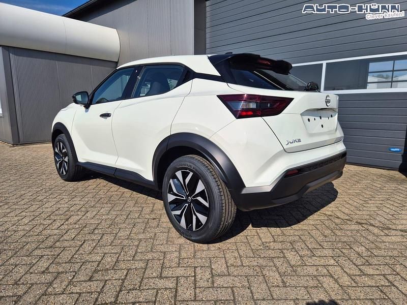 Neu Nissan Juke Acenta 114 PS (83 kW) 2026 Pearl white SUV