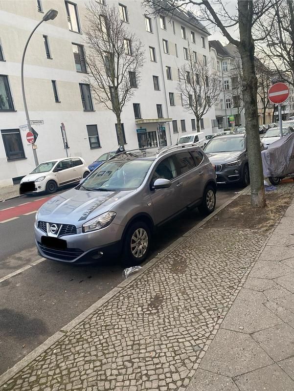 Silber Gebraucht 2010 Nissan Qashqai +2 SUV | 8.000 € (Etwas zu teuer) - Bild 1/4