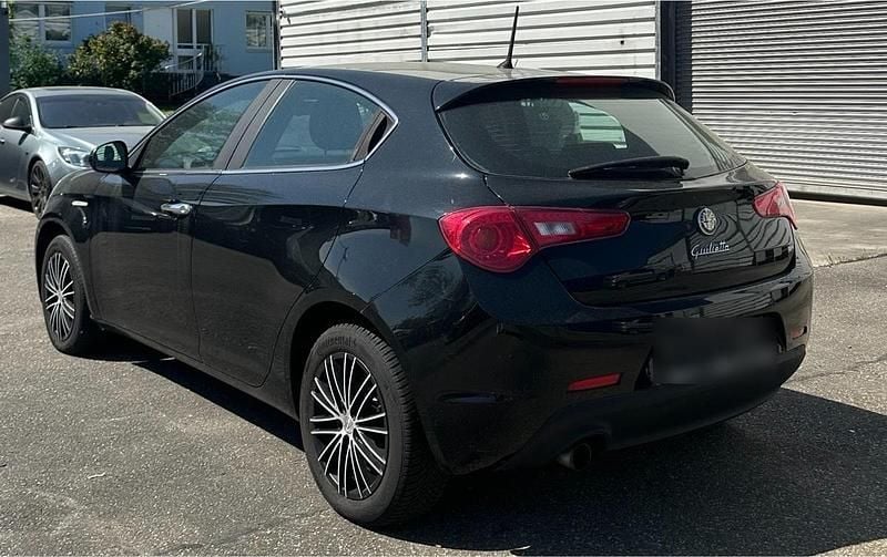 Gebraucht Alfa Romeo Giulietta 105 PS (77 kW) 2014 Schwarz Kleinwagen