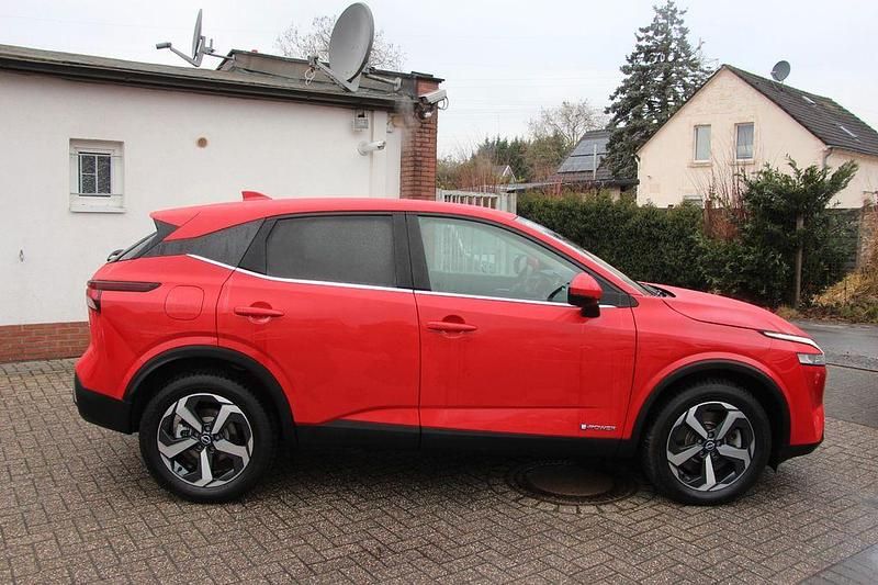 Gebraucht Nissan Qashqai N-Connecta 190 PS (139 kW) 2024 Rot SUV