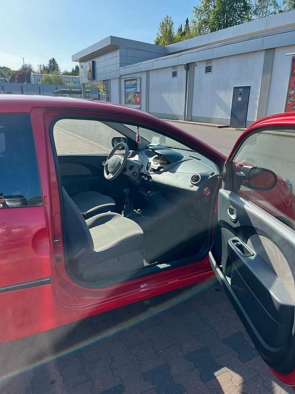 Gebraucht Renault Twingo 75 PS (55 kW) 2010 Rot Kleinwagen