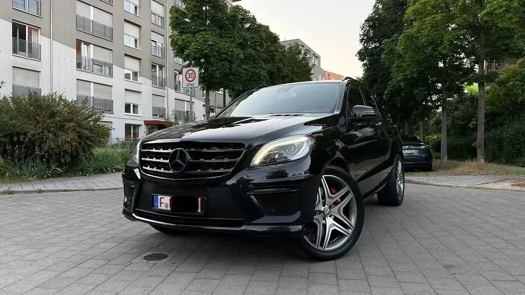 Gebraucht Mercedes ML63 AMG AMG 525 PS (386 kW) 2012 Schwarz SUV