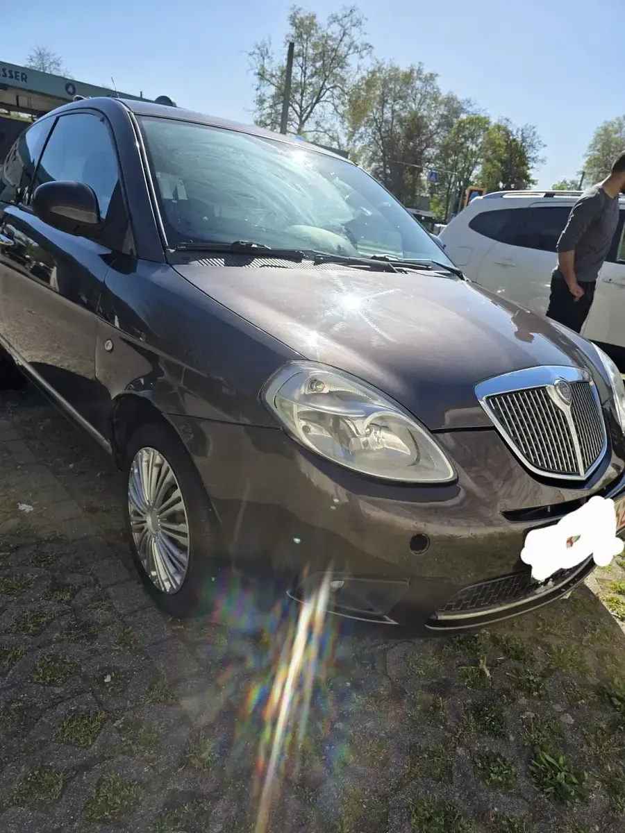 Gebraucht Lancia Ypsilon 69 PS (50 kW) 2011 Braun Kleinwagen
