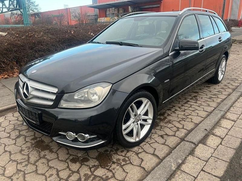 Gebraucht Mercedes C220 170 PS (125 kW) 2011 Schwarz Kombi