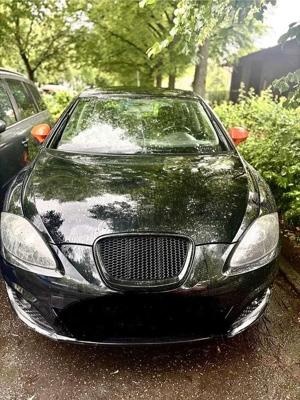 Schwarz Gebraucht 2011 Seat Leon FR Limousine | 4.250 € (Fairer Preis) - Bild 1/4