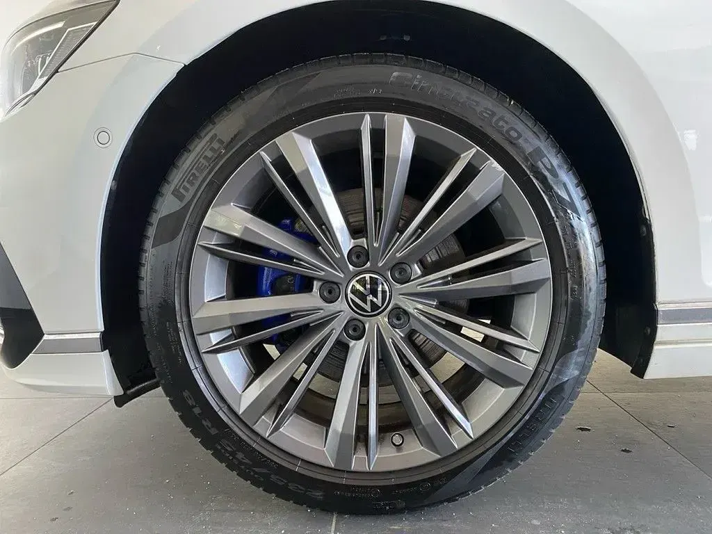 Używany VW Passat GTE 218 KM (160 kW) 2022 Biały Kombi