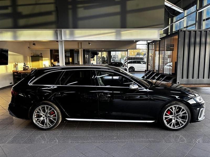 Gebraucht Audi S4 Sport 341 PS (250 kW) 2023 Mythosschwarz metallic (metallic) Kombi