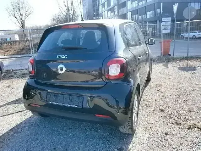 Używany Smart ForFour Basis 71 KM (52 kW) 2015 Czarny Hatchback