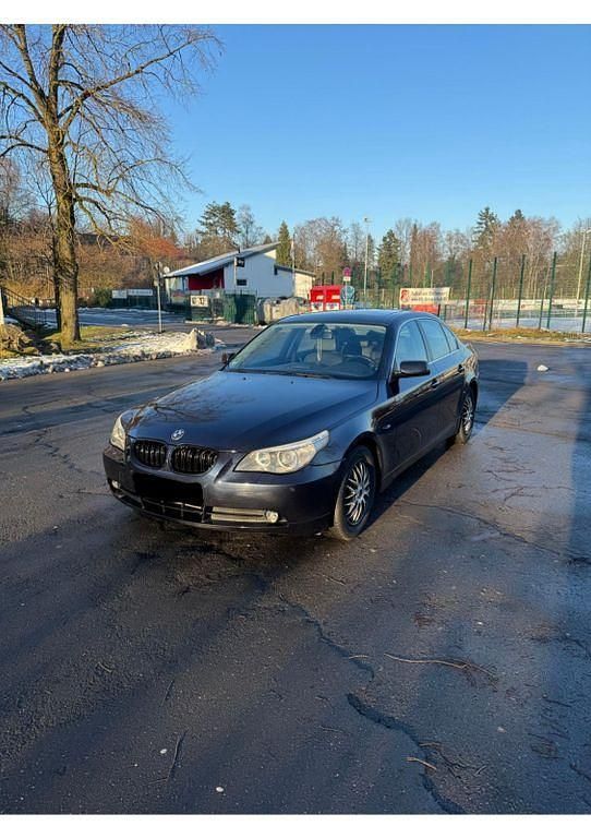 Blau Gebraucht 2006 BMW 523 Limousine | 6.500 € (Fairer Preis) - Bild 1/4