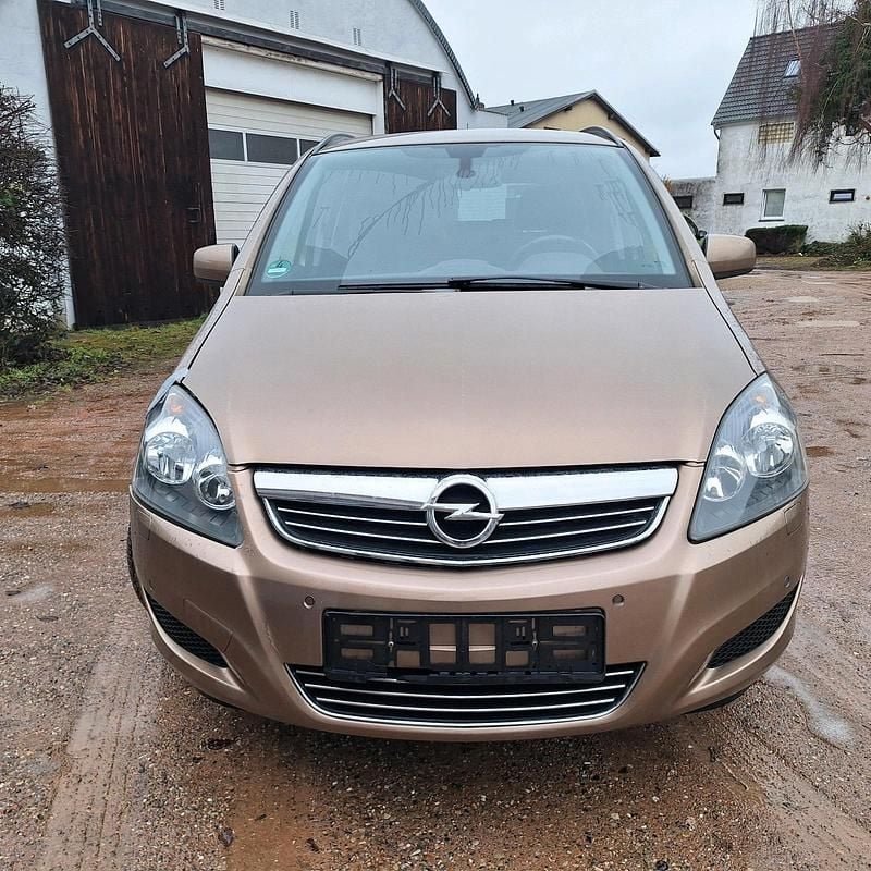 Gebraucht Opel Zafira 140 PS (102 kW) 2012 Braun Van / Kleinbus