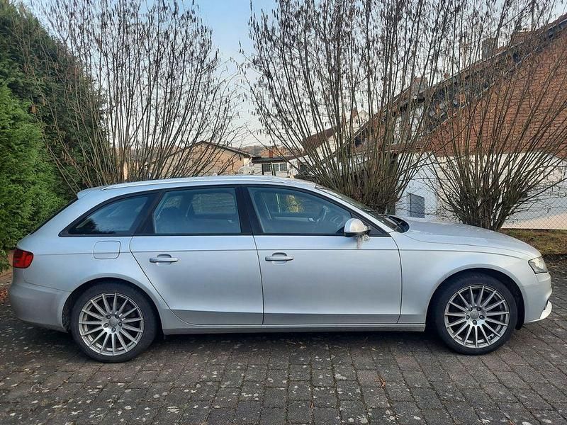 Gebraucht Audi A4 Ambiente 160 PS (117 kW) 2010 Silber Kombi