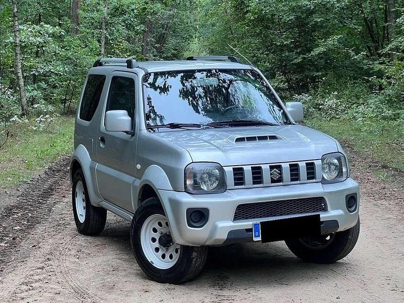 Silber Gebraucht 2015 Suzuki Jimny SUV | 14.600 € (Etwas zu teuer) - Bild 1/4