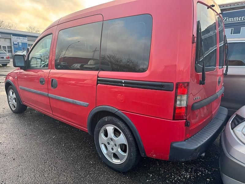 Gebraucht Opel Combo 88 PS (64 kW) 2003 Rot Van / Kleinbus