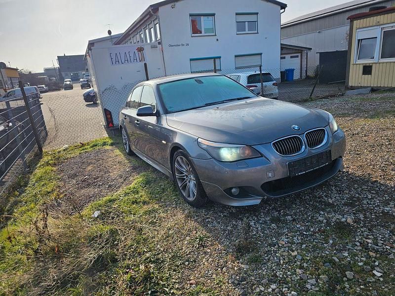 Gebraucht BMW 525 M Sport 197 PS (144 kW) 2009 Grau Limousine