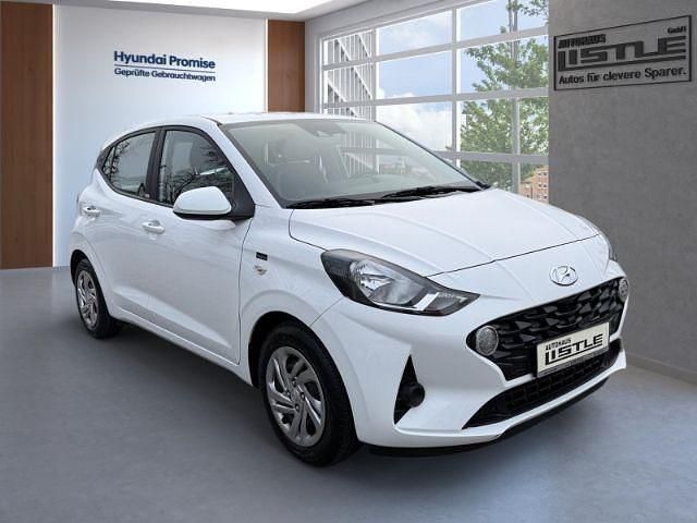 Gebraucht Hyundai i10 Select 67 PS (49 kW) 2021 Polar white Kleinwagen