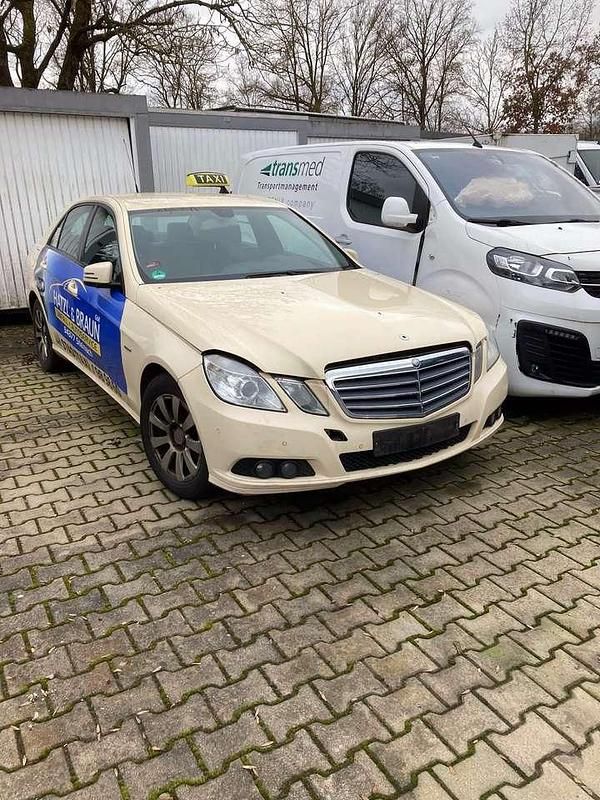 Occasion Mercedes E200 136 ch (100 kW) 2011 Blanc Berline
