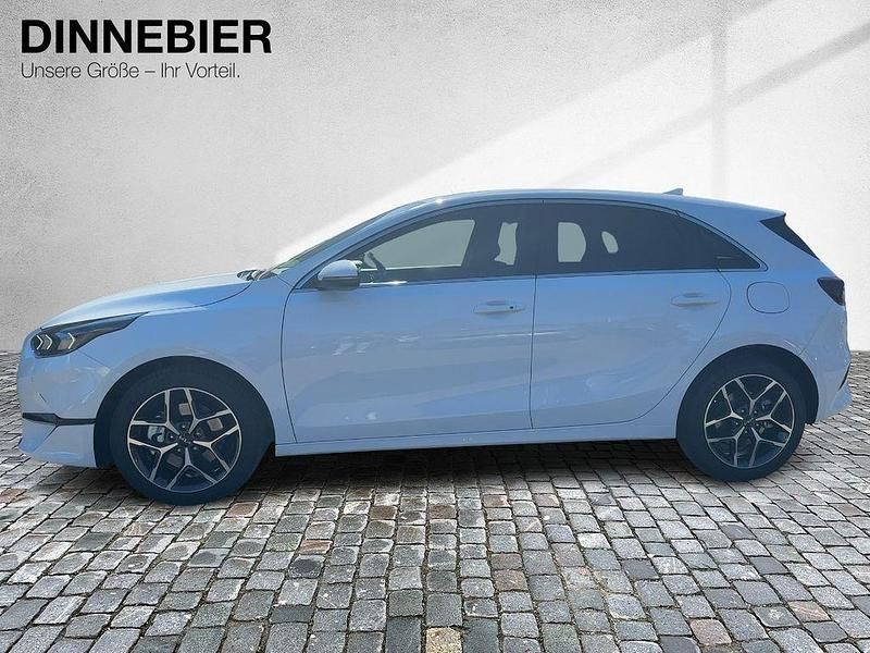 Neu Kia Ceed 140 PS (102 kW) 2025 Weiß Kleinwagen