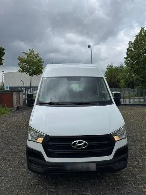 Gebraucht Hyundai H 350 170 PS (125 kW) 2015 Weiß Van