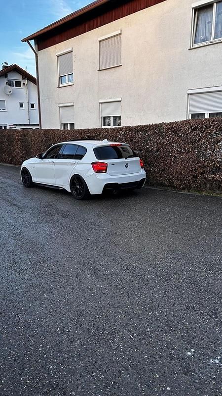 Gebraucht BMW 135 320 PS (235 kW) 2014 Weiß Kleinwagen