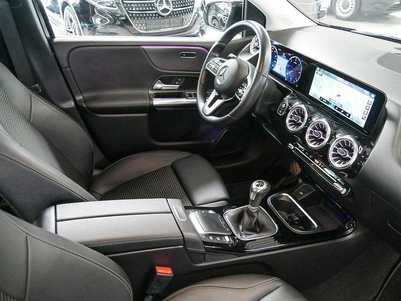 Gebraucht Mercedes B180 Progressive 116 PS (85 kW) 2022 Schwarz Van / Kleinbus