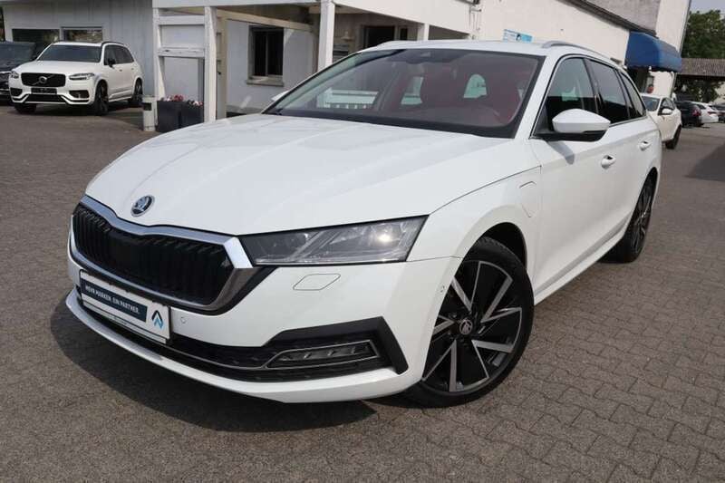 Moon white metallic Gebraucht 2021 Skoda Octavia Style Kombi | 21.970 € (Fairer Preis) - Bild 1/2