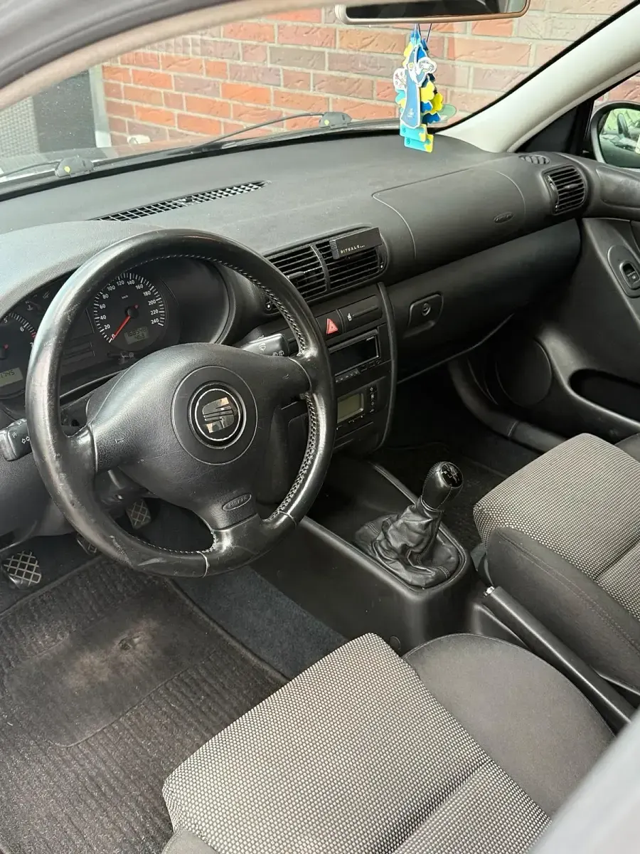 Gebraucht Seat Leon 105 PS (77 kW) 2003 Schwarz Kleinwagen
