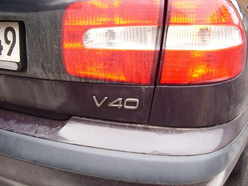 Gebraucht Volvo V40 Comfort 136 PS (100 kW) 2002 Schwarz Kombi