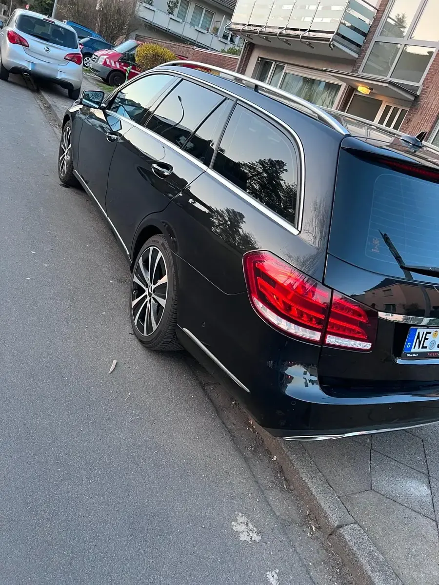 Gebraucht Mercedes E200 136 PS (100 kW) 2015 Schwarz Kombi