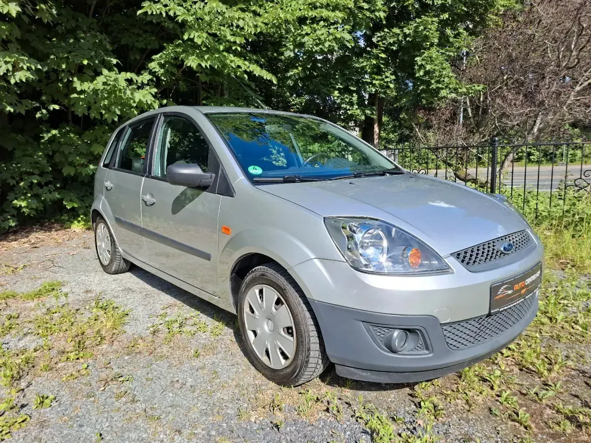 Gebraucht Ford Fiesta 69 PS (50 kW) 2006 Silber Kleinwagen