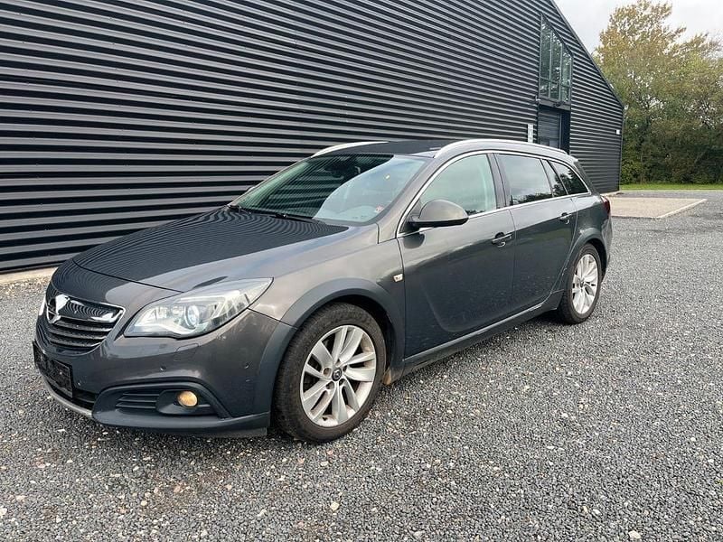 Grau Gebraucht 2015 Opel Insignia Country Tourer Kombi | 5.000 € (Fairer Preis) - Bild 1/4