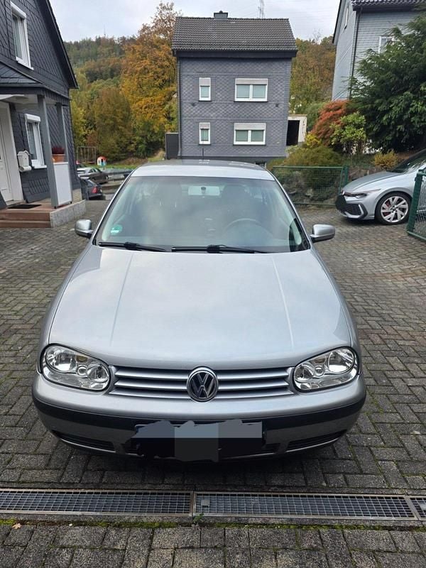Silber Gebraucht 2002 VW Golf Limousine | 1.400 € (Fairer Preis) - Bild 1/4