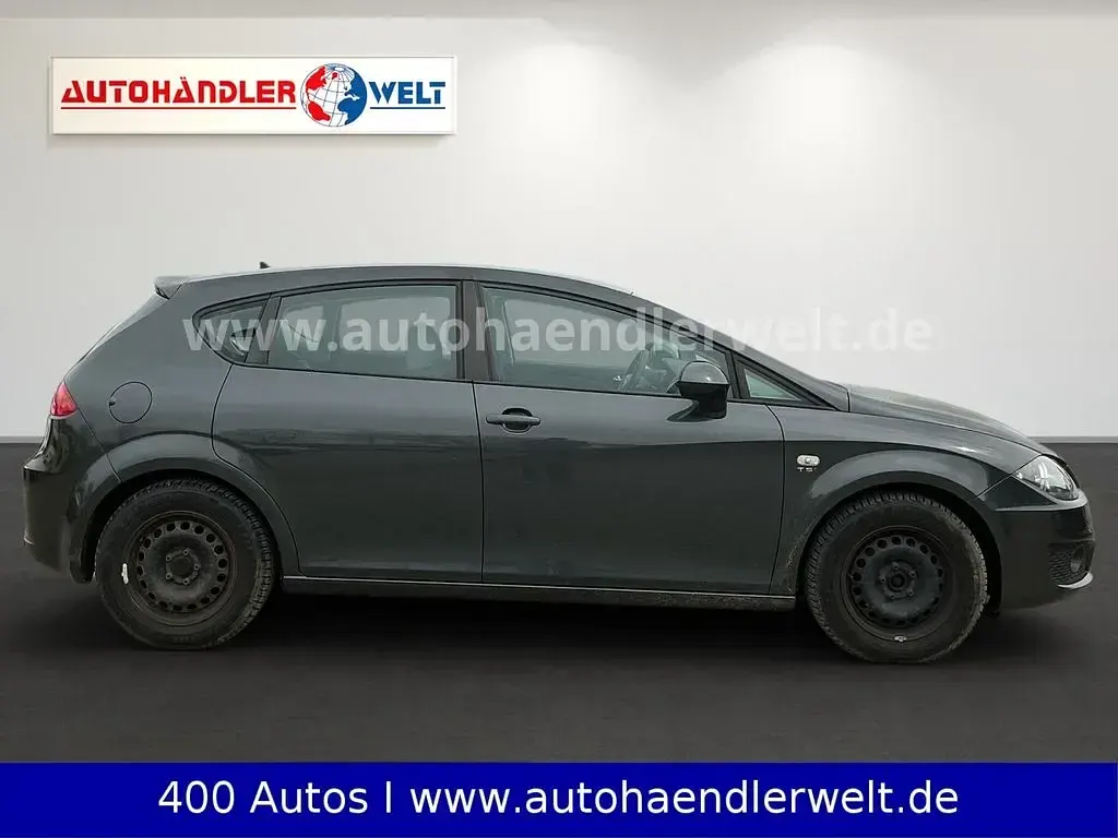 Begagnad Seat Leon Reference 125 HK (91 kW) 2011 Grå Halvkombi