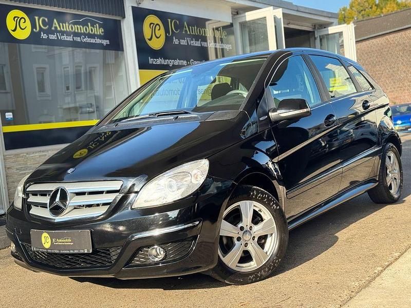 Schwarz Gebraucht 2011 Mercedes B160 Van / Kleinbus | 4.490 € (Fairer Preis) - Bild 1/4