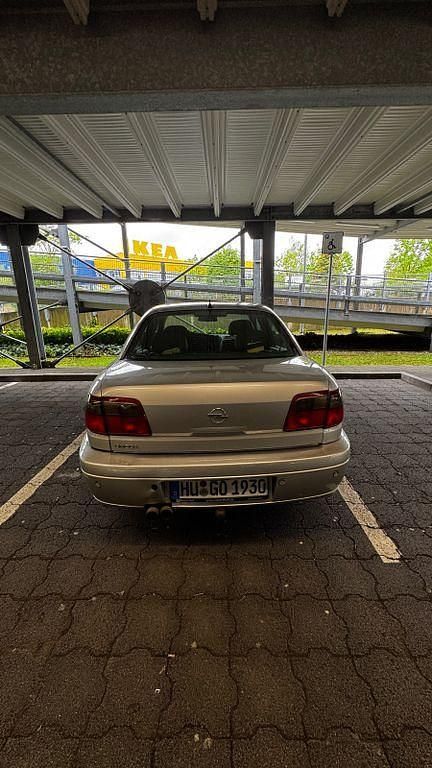 Gebraucht Opel Omega Edition 218 PS (160 kW) 2002 Silber Limousine