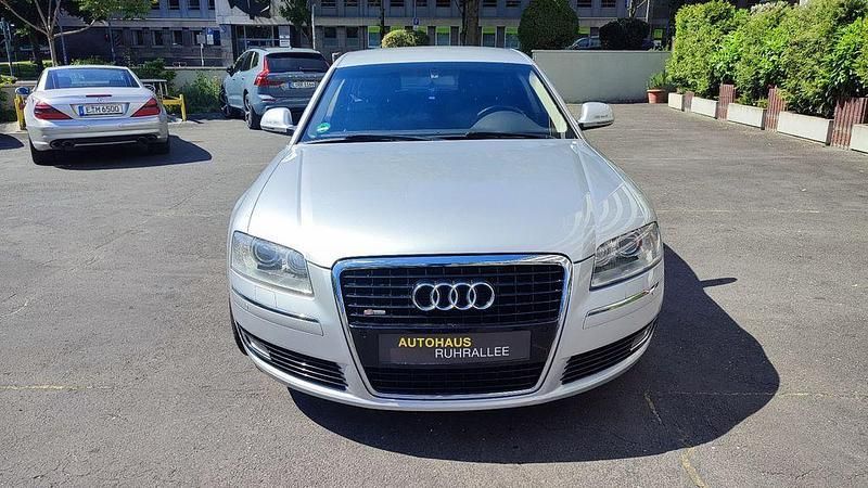 Gebraucht Audi A8 232 PS (170 kW) 2010 Silber Limousine