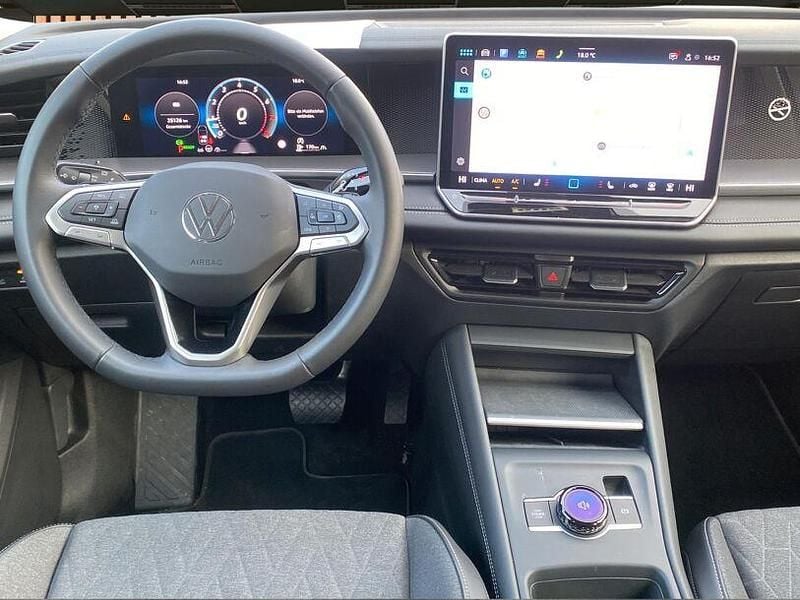 Gebraucht VW Tayron 150 PS (110 kW) 2025 Silber oyster silver metallic (metallic) SUV