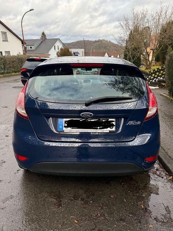 Gebraucht Ford Fiesta Titanium 82 PS (60 kW) 2014 Blau Kleinwagen