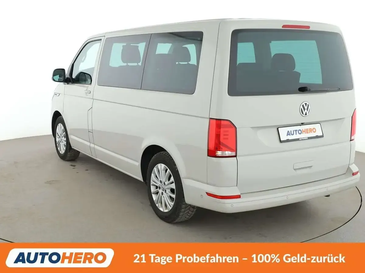 Gebraucht VW Multivan Comfortline 150 PS (110 kW) 2021 Ascotgrau Van / Kleinbus