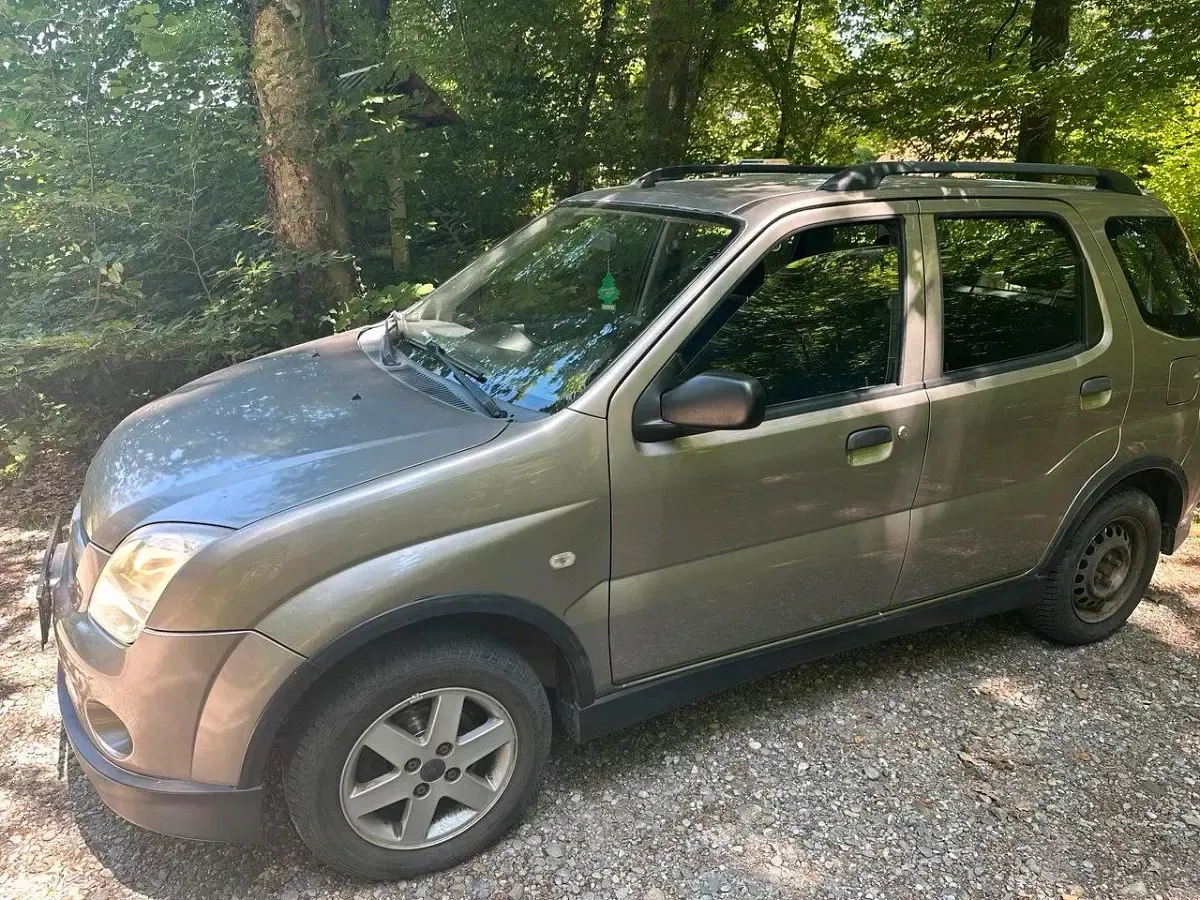 Gebraucht Suzuki Ignis 94 PS (69 kW) 2003 Silber Kleinwagen