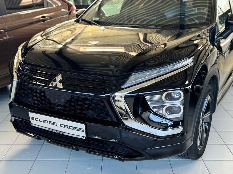 Schwarz Gebraucht 2022 Mitsubishi Eclipse Cross SUV | 29.649 € (Teuer) - Bild 1/4