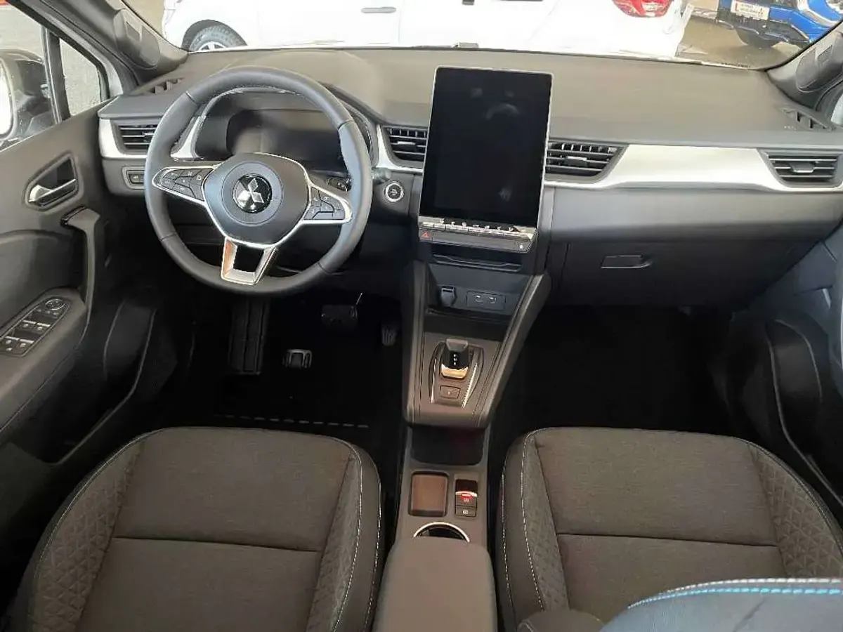 Neu Mitsubishi Grandis Diamant Edition 141 PS (103 kW) 2026 Himalayaweiß SUV